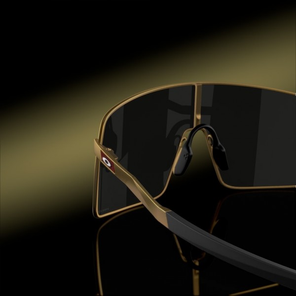 shopper billige Oakley Sutro TI Patrick Mahomes Black Liser og Matte Gold Ramme Solbriller, Rabat Oakley solbriller onlin